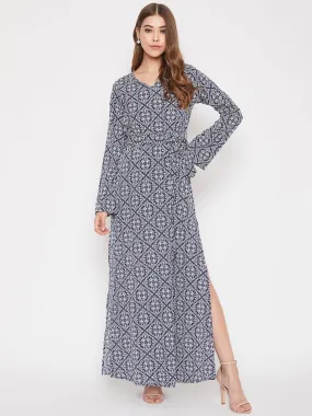 Berrylush Women Navy Blue & White Geometric Printed V-Neck Maxi Dress