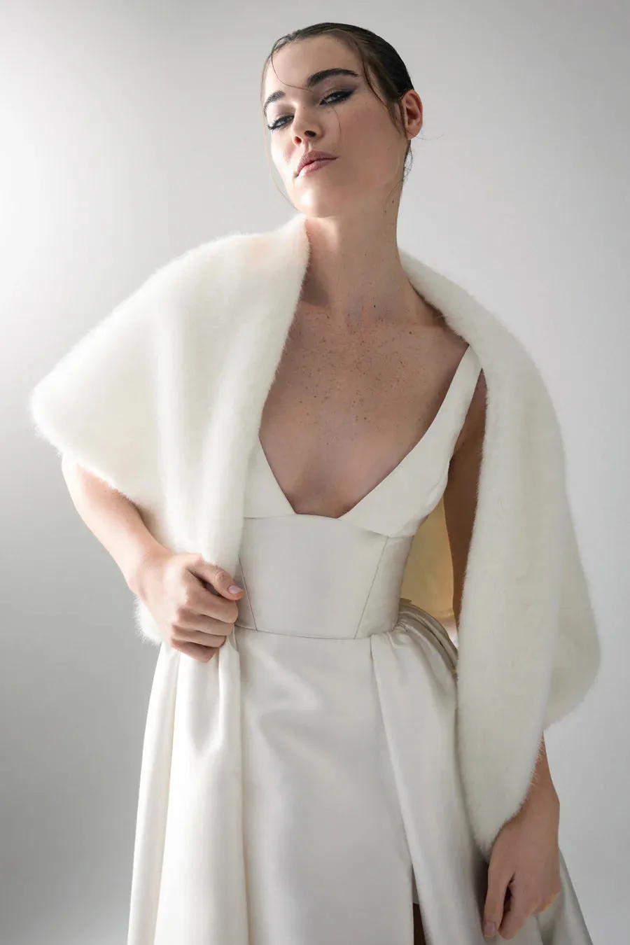 Unreal Fur Yasmin Wrap - Blanc